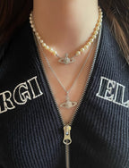 Minibas relief silver pearl choker