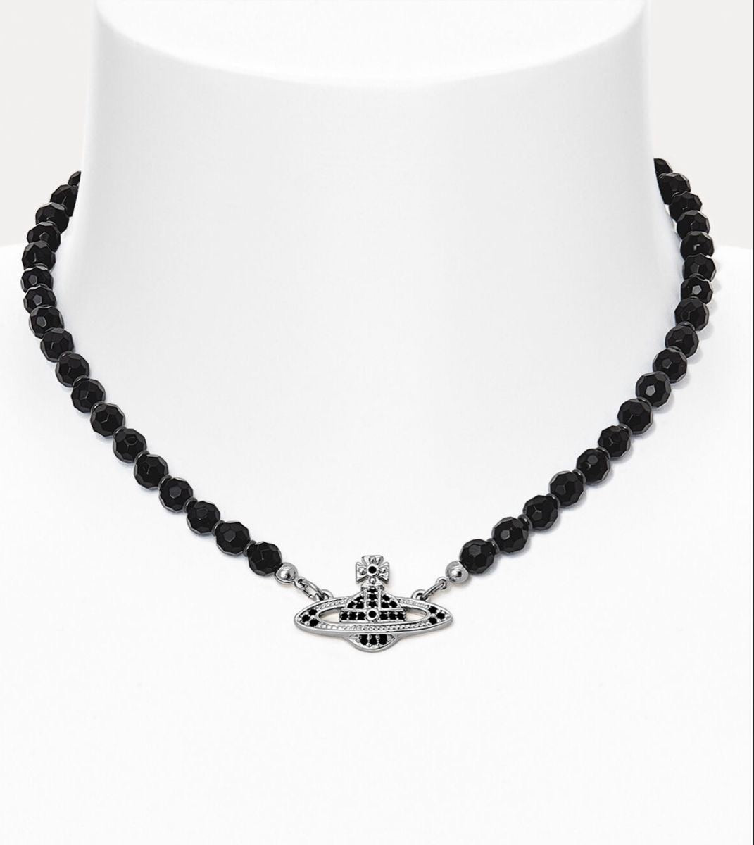 Messaline one necklace