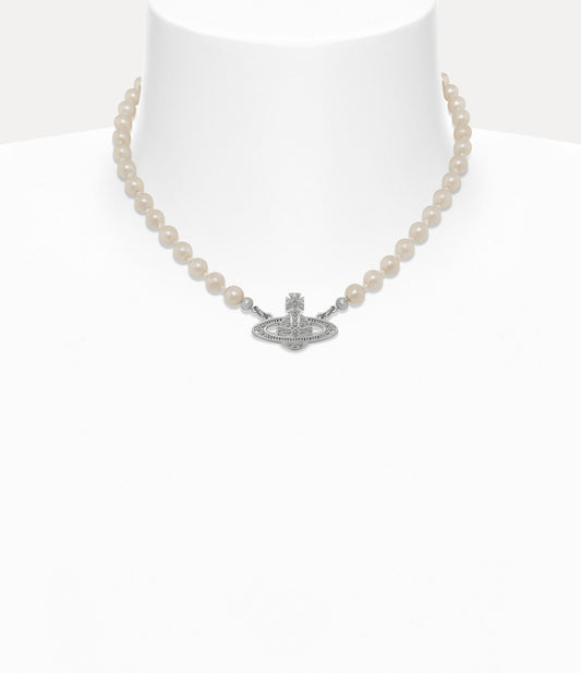 Minibas relief silver pearl choker