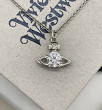 Reina pendant