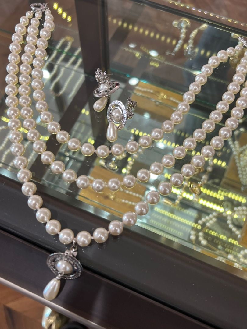 Three row pearl choker