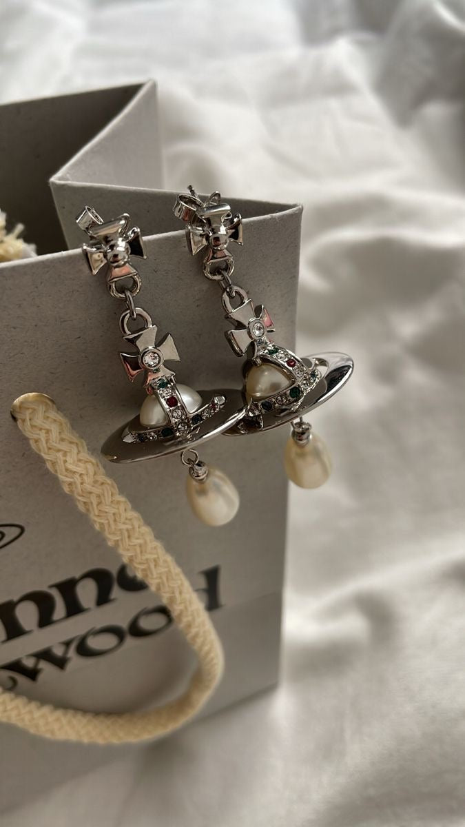 Pearl drop silver earrings