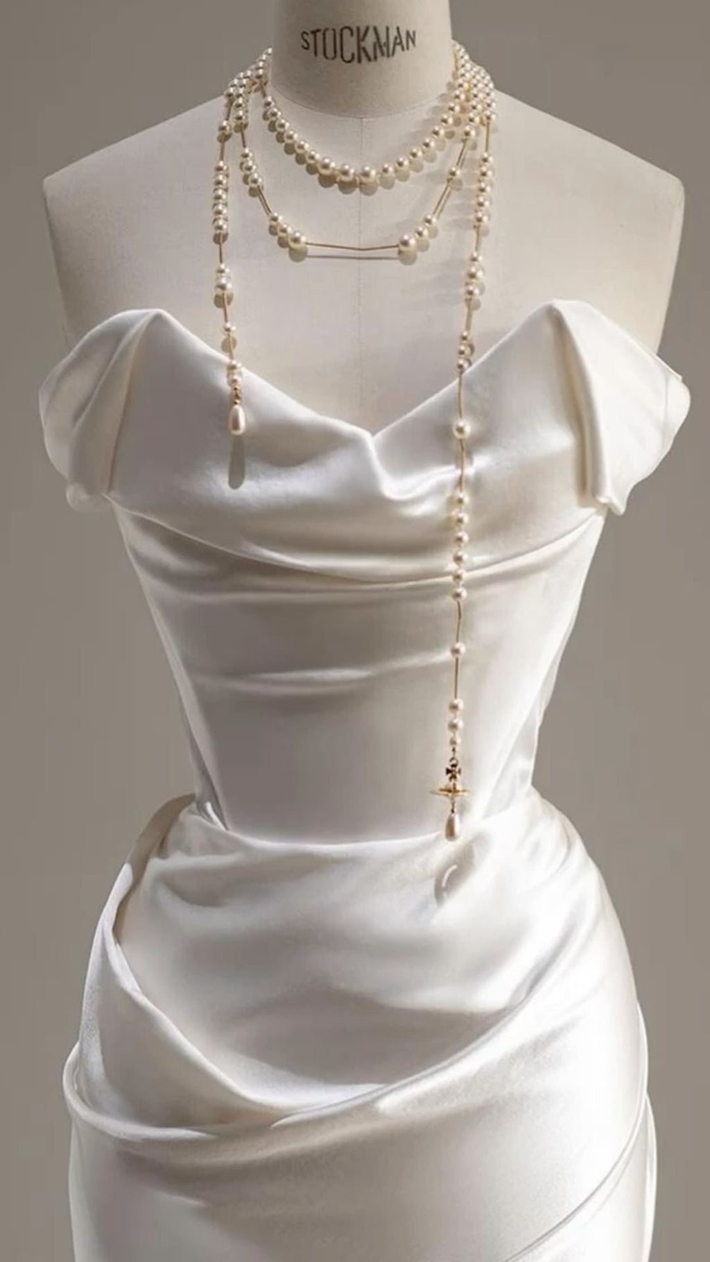 Broken pearl necklace