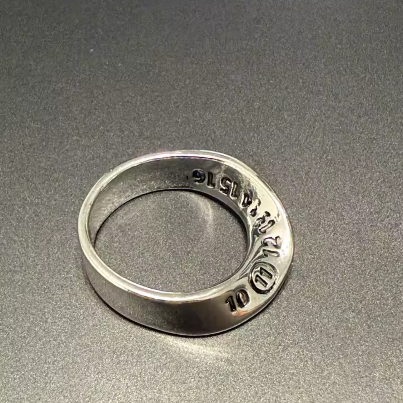 MAISON MARGIELA TWISTED RING