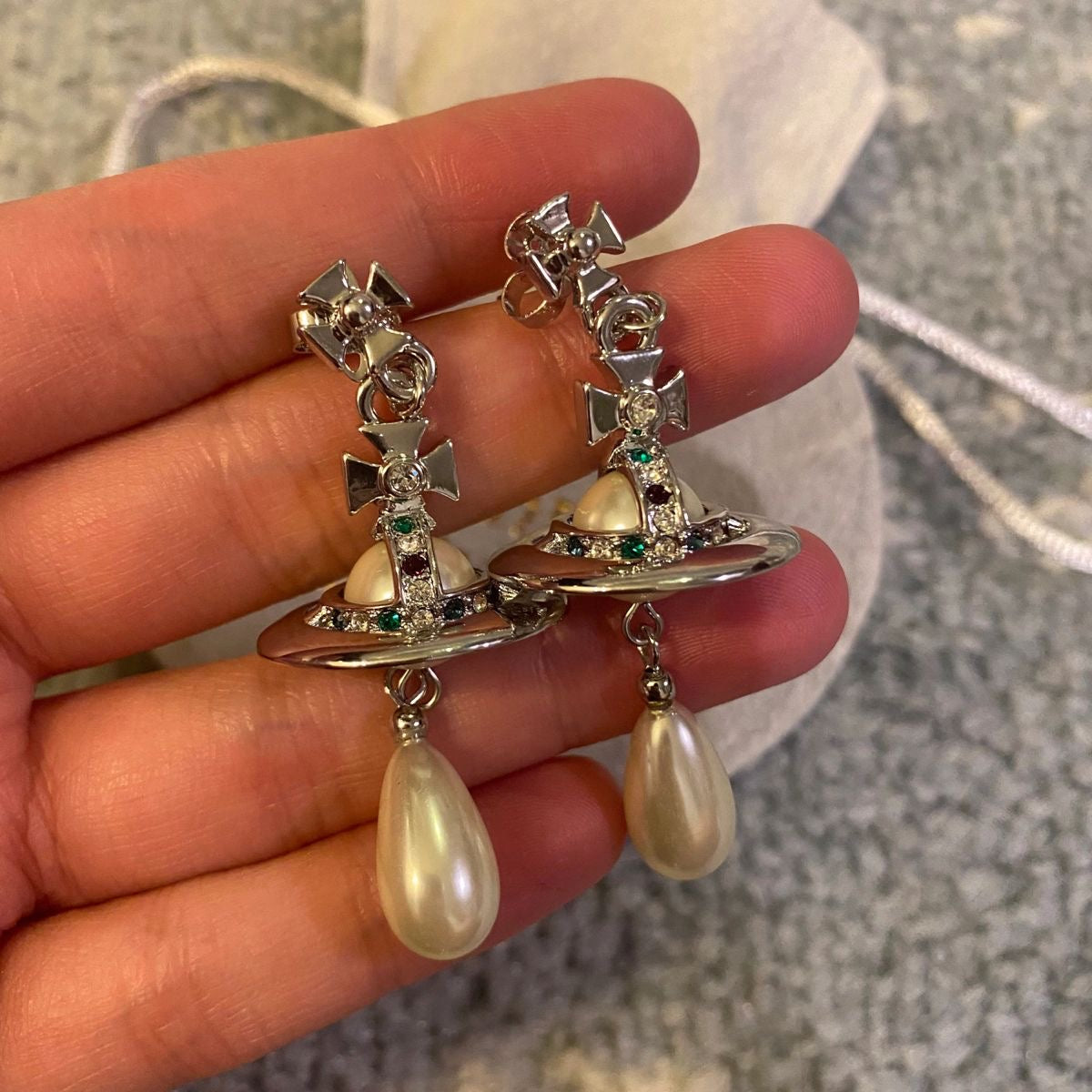 Pearl drop silver earrings