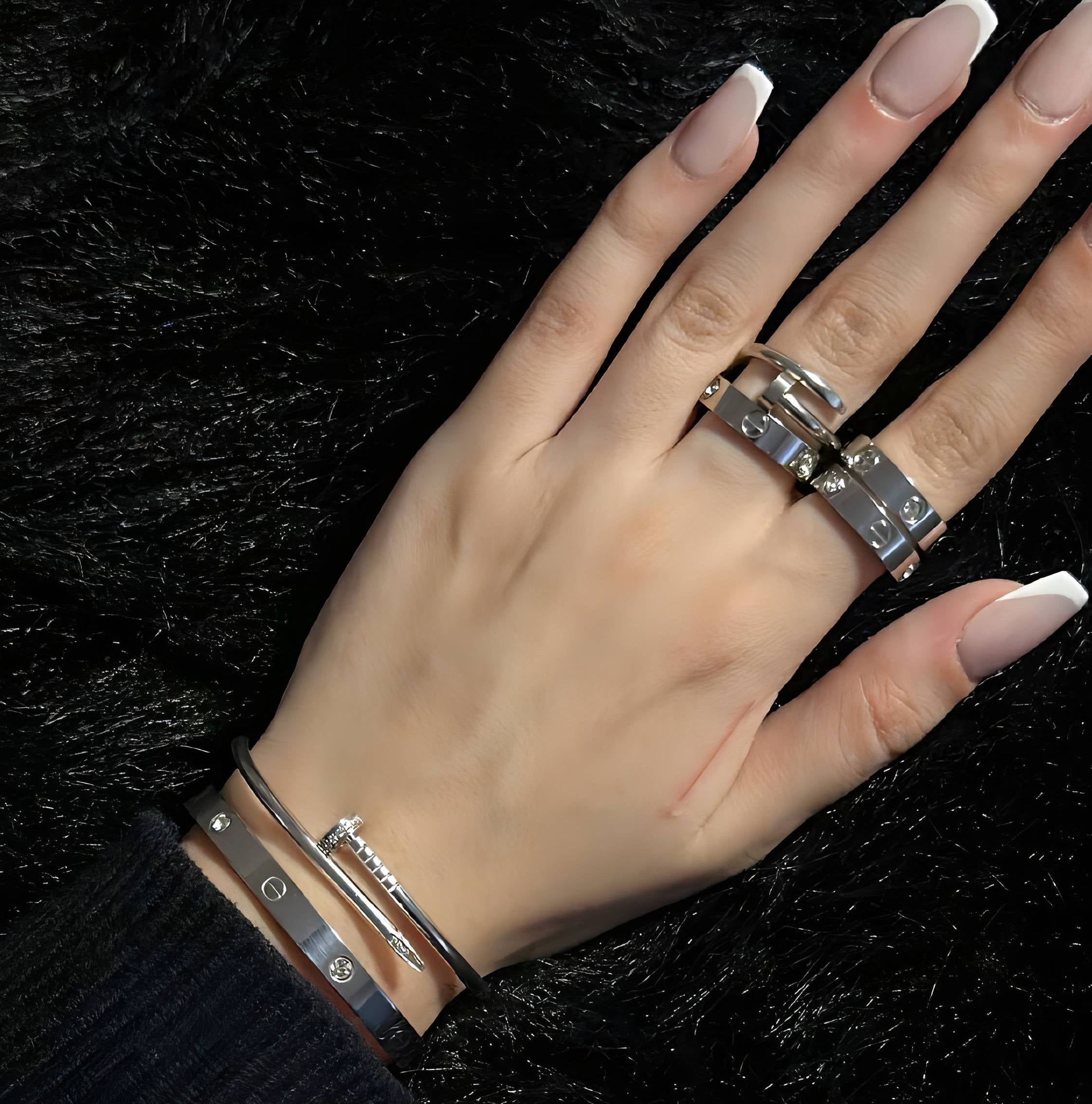 Cartier Juste un clou ring