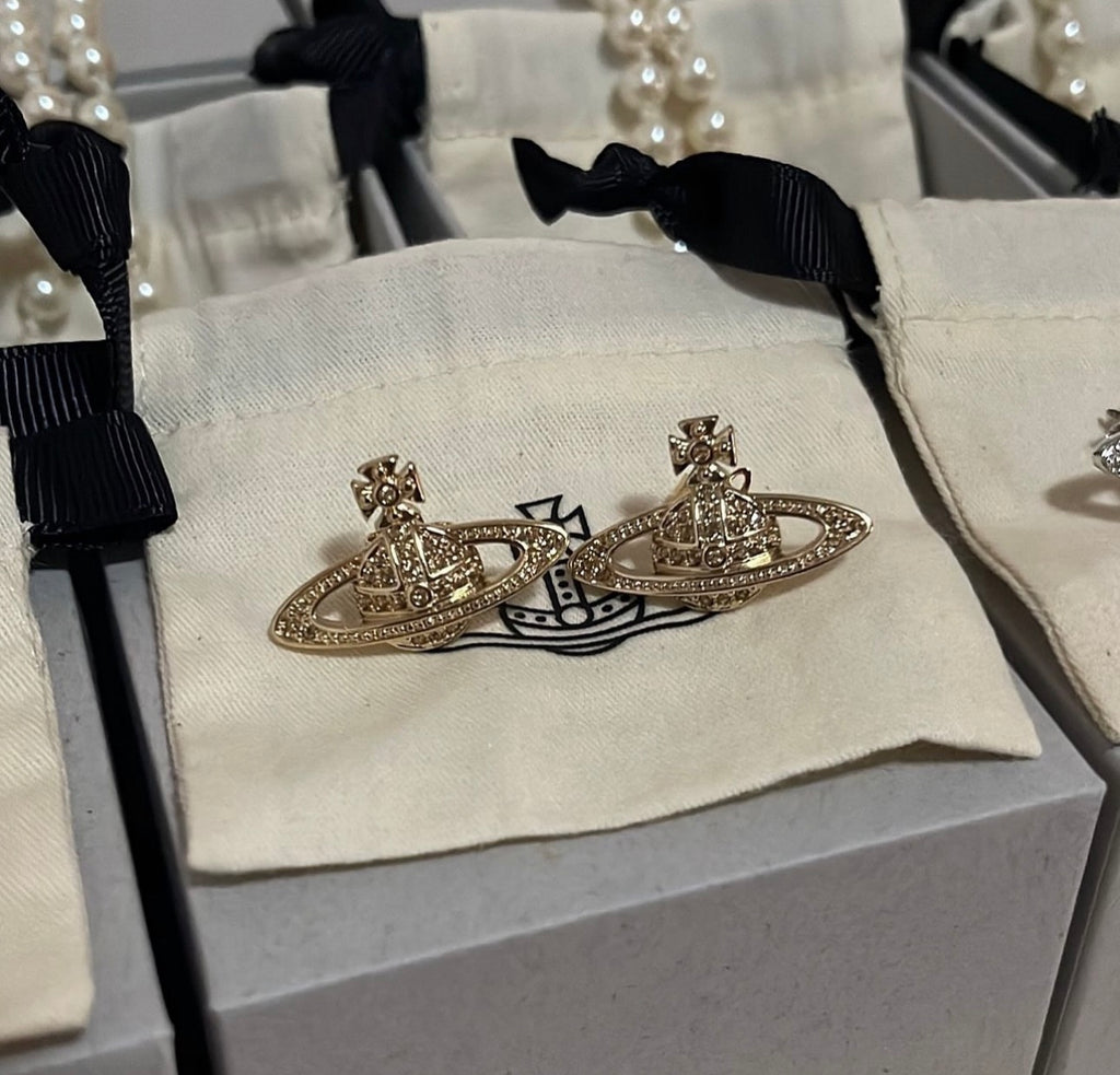 Minibas relief gold earrings