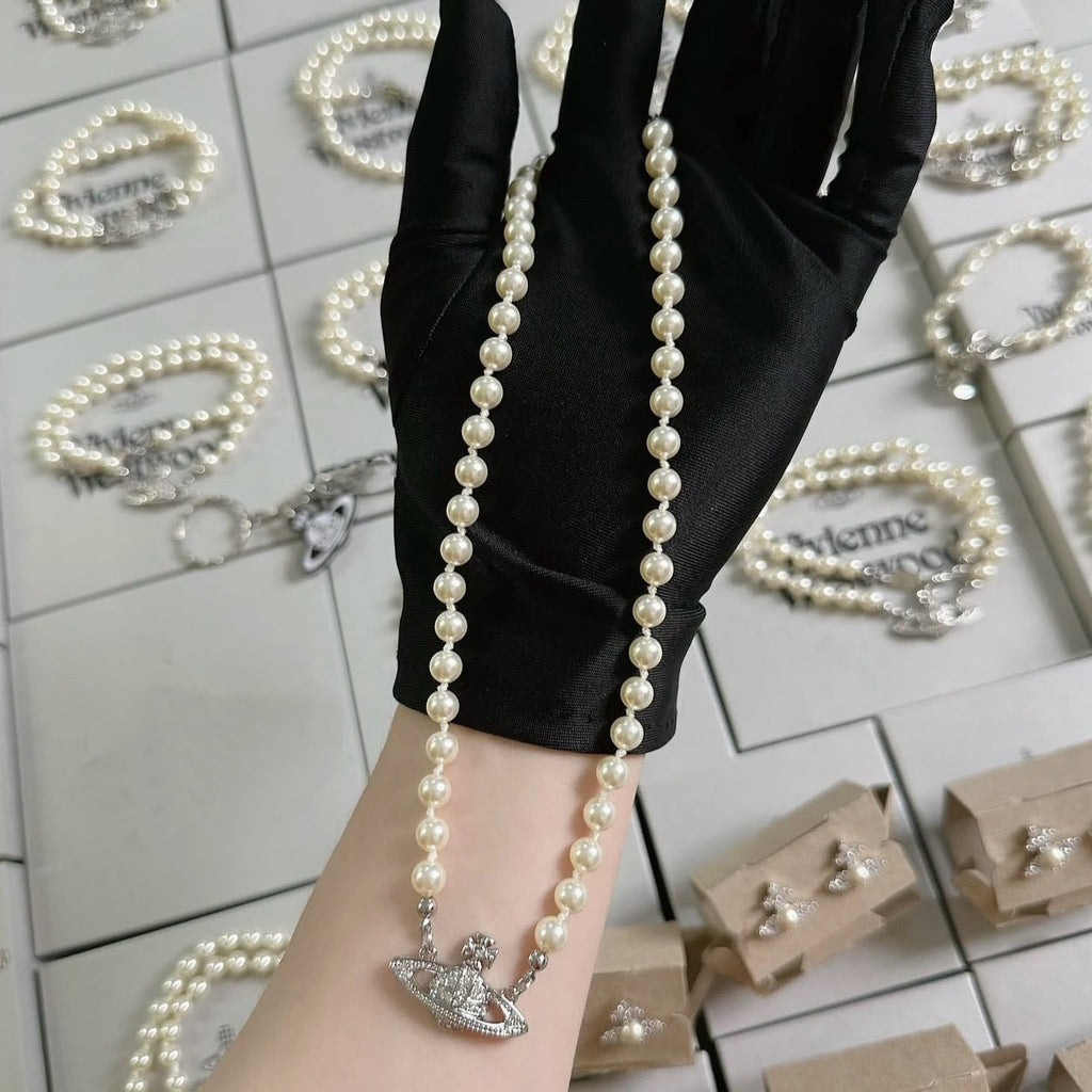 Minibas relief silver pearl choker