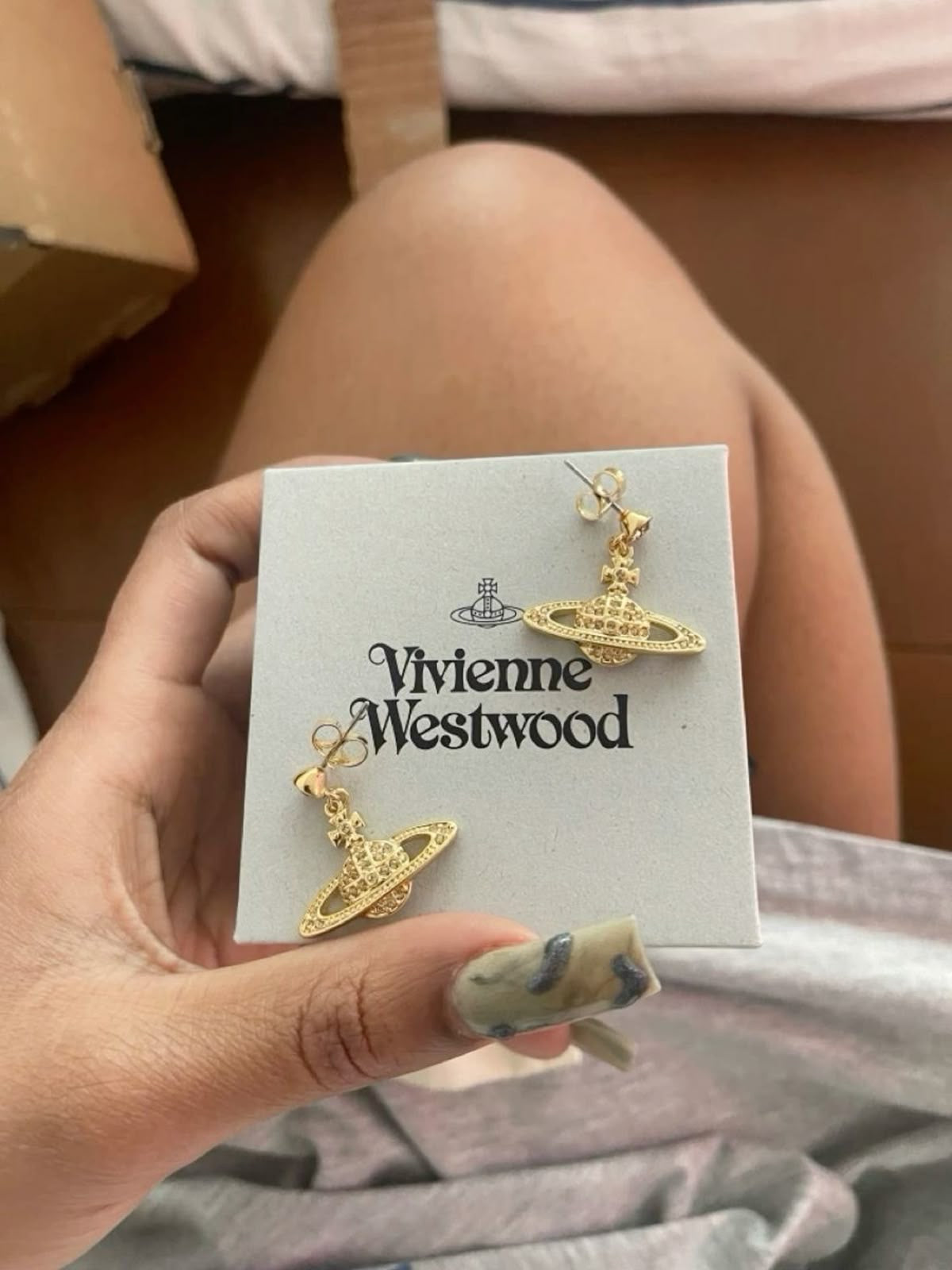Minibas relief drop earrings