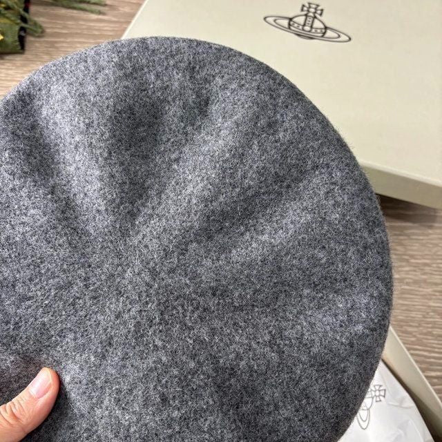 Classic grey beret